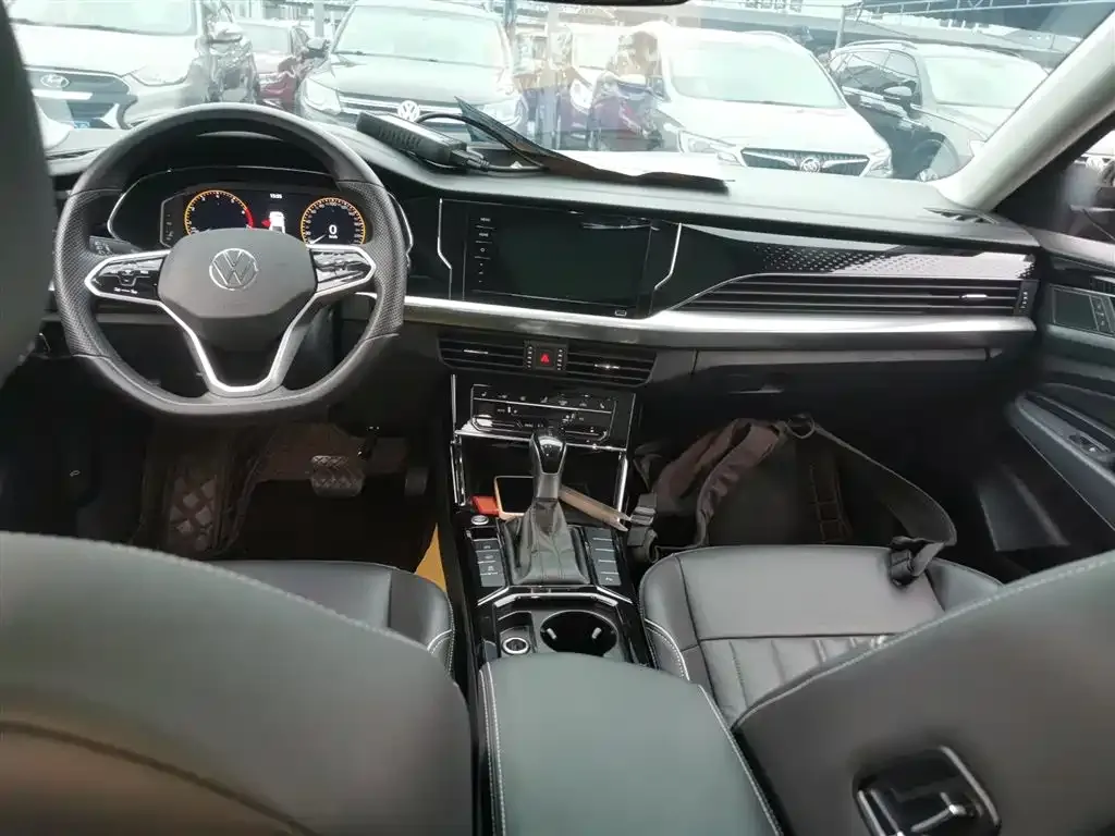 Volkswagen Passat 2023 из CN, фото 10