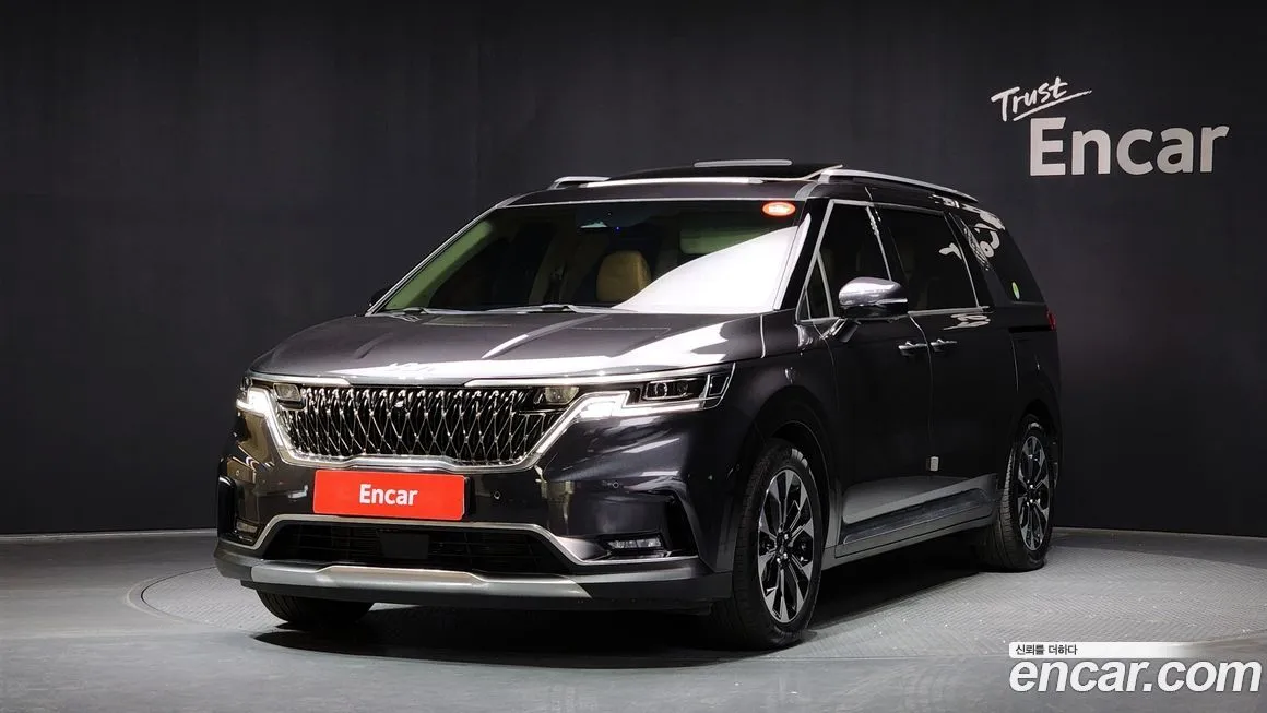 Kia Carnival — фото 1