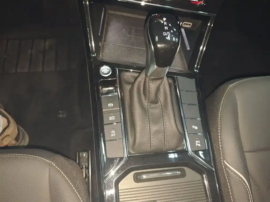 Volkswagen Passat — фото 6