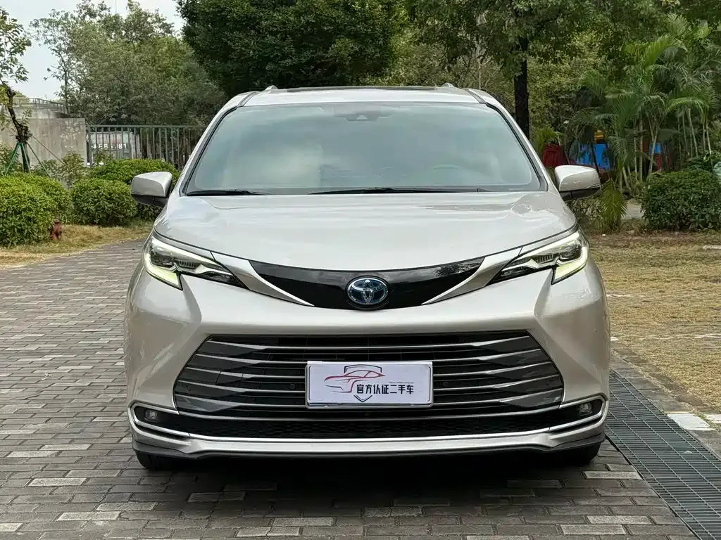 Toyota Sienna 2022 из CN, фото 4