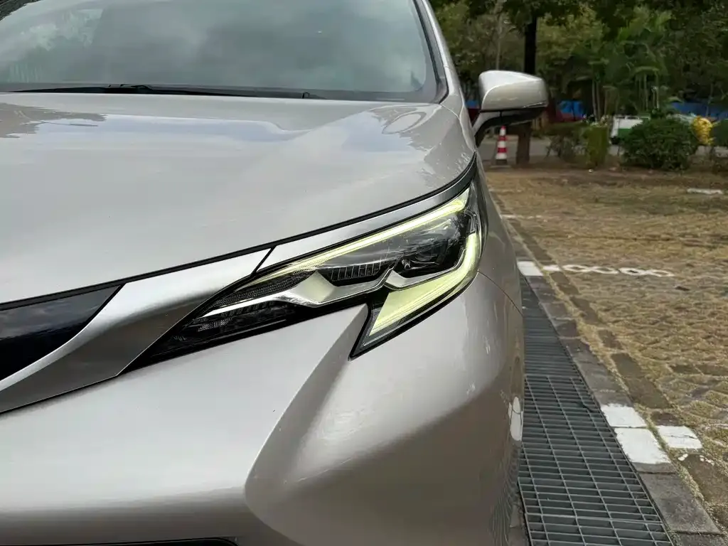 Toyota Sienna 2022 из CN, фото 6