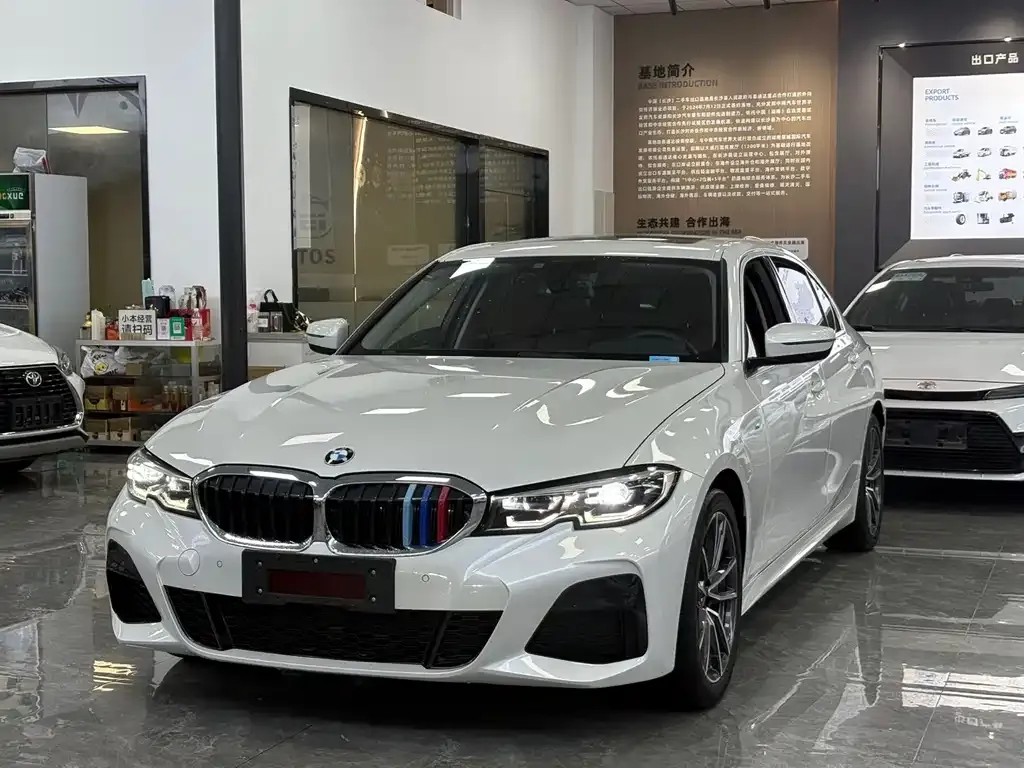 BMW 3 Series 2021 из CN, фото 1