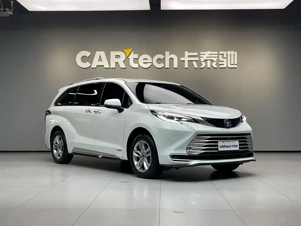 Toyota Sienna — фото 10