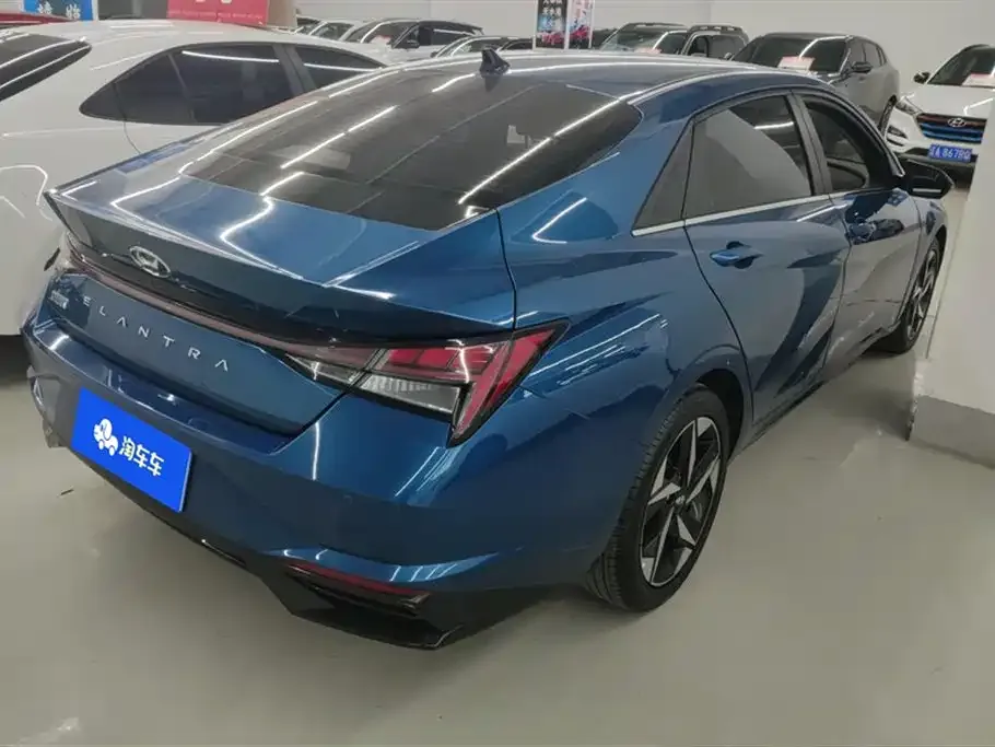Hyundai Elantra — фото 4
