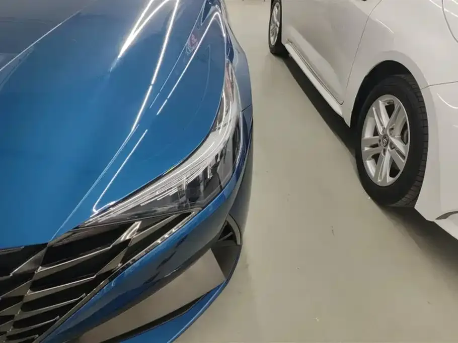 Hyundai Elantra — фото 3