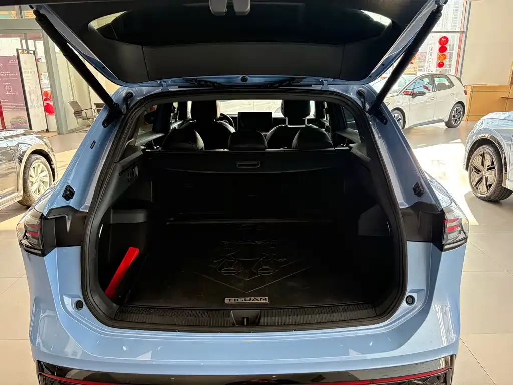 Volkswagen Tiguan L 2024 из CN, фото 8