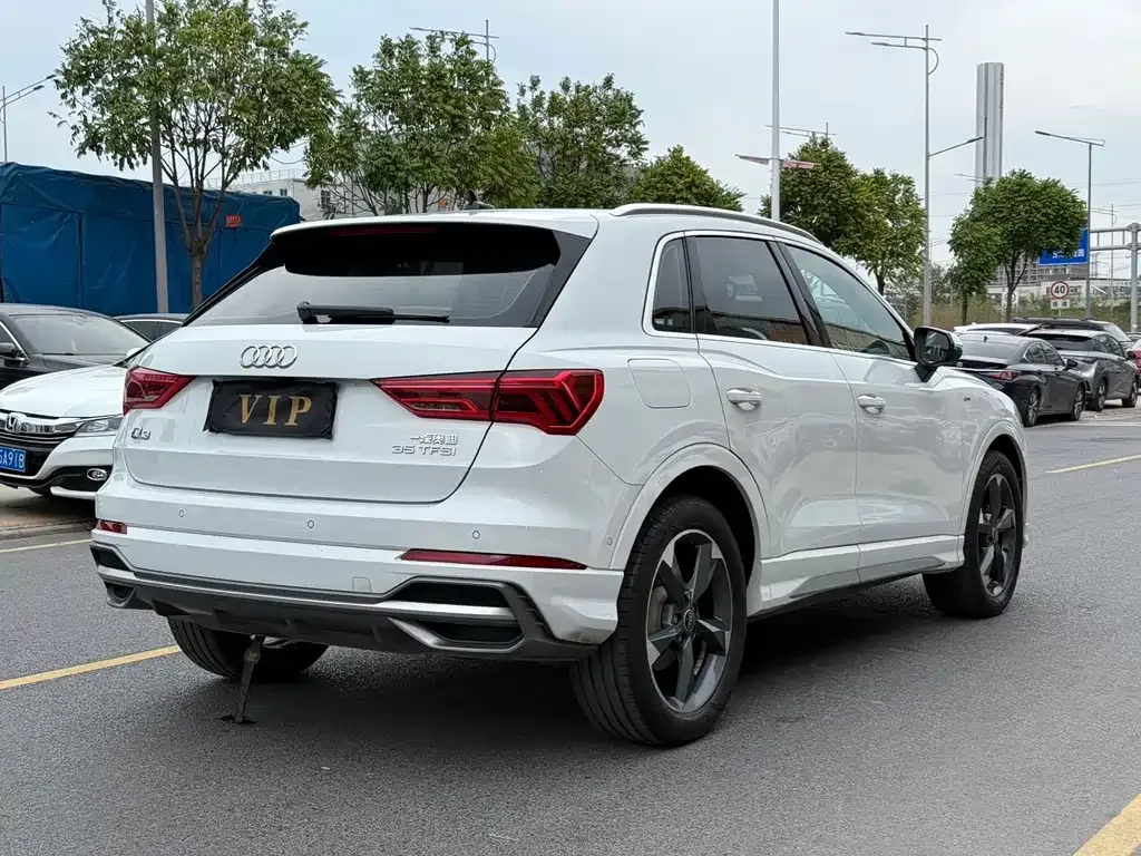 Audi Q3 — фото 7