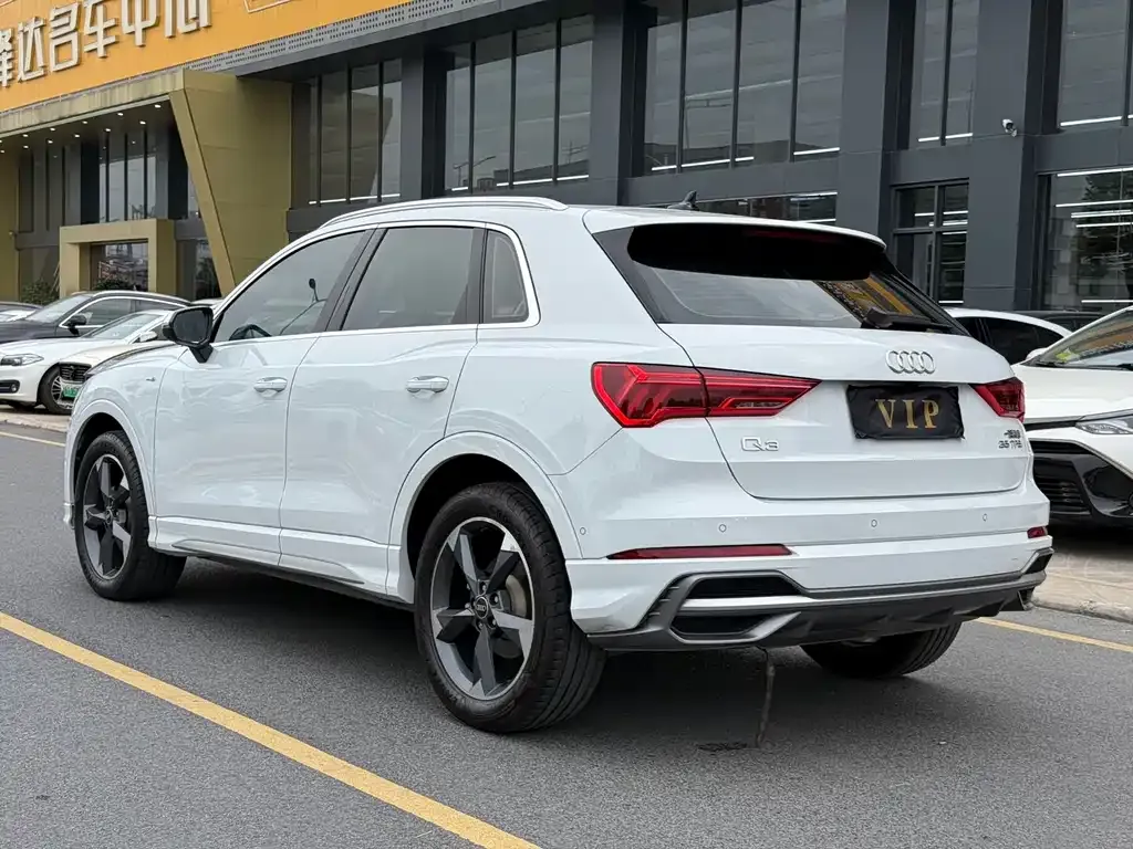 Audi Q3 — фото 9