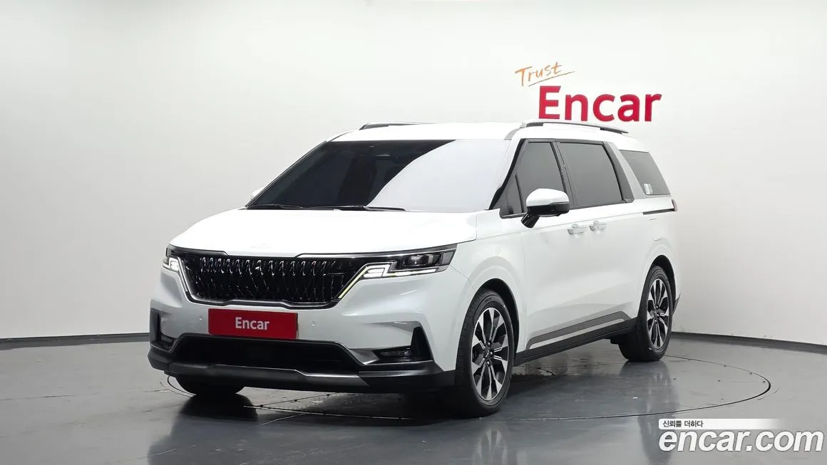 Kia Carnival — фото 1