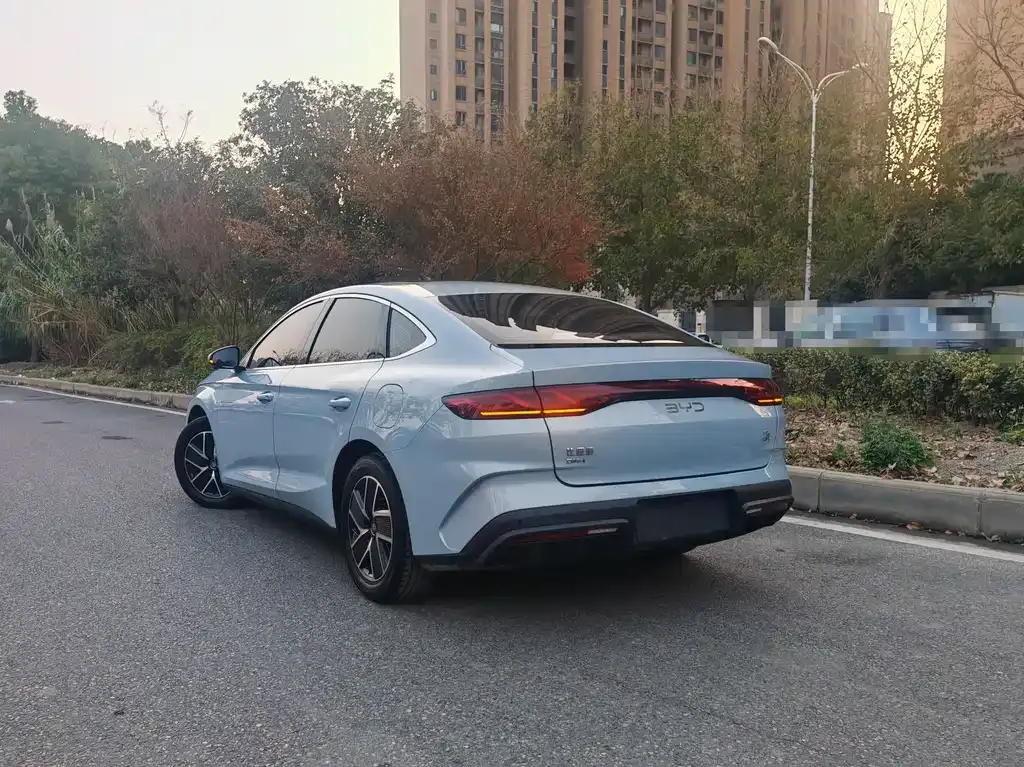 BYD Qin L — фото 6