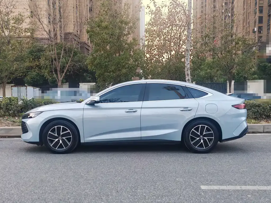 BYD Qin L — фото 10