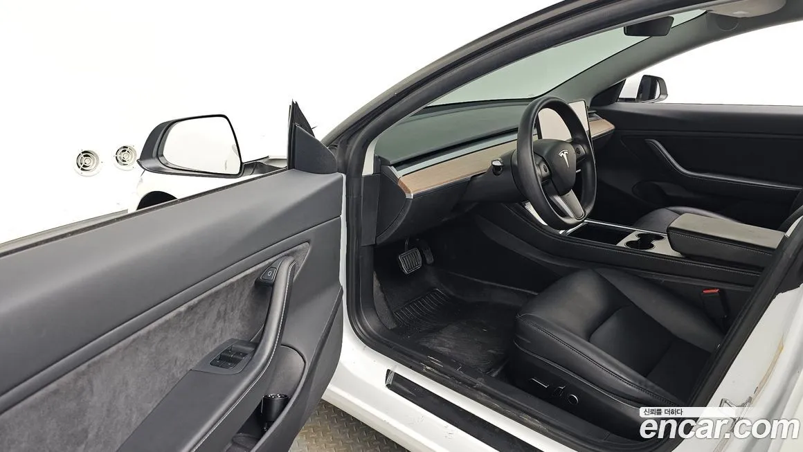 Tesla Model 3 — фото 4