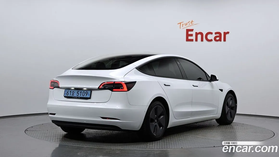 Tesla Model 3 — фото 2