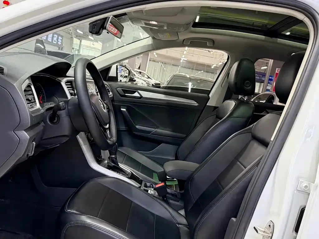 Volkswagen T-Roc 2022 из CN, фото 2