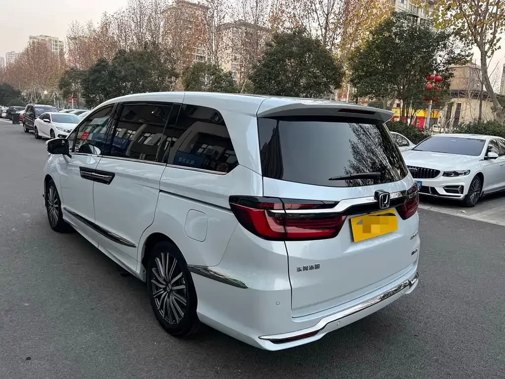 Honda Elysion 2024 из CN, фото 9