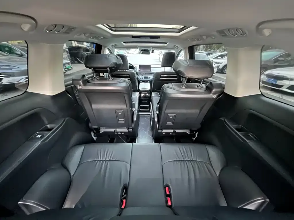 Honda Elysion 2024 из CN, фото 2