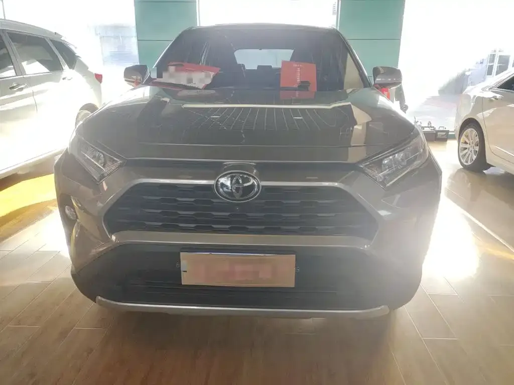 Toyota RAV4 — фото 3