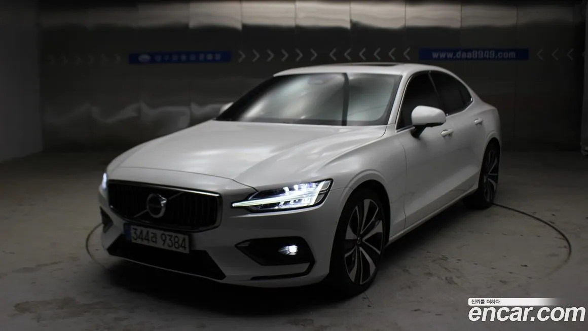 Volvo S60 2024 из KR, фото 1