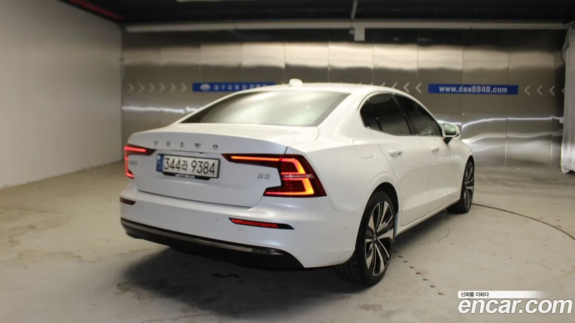 Volvo S60 2024 из KR, фото 2