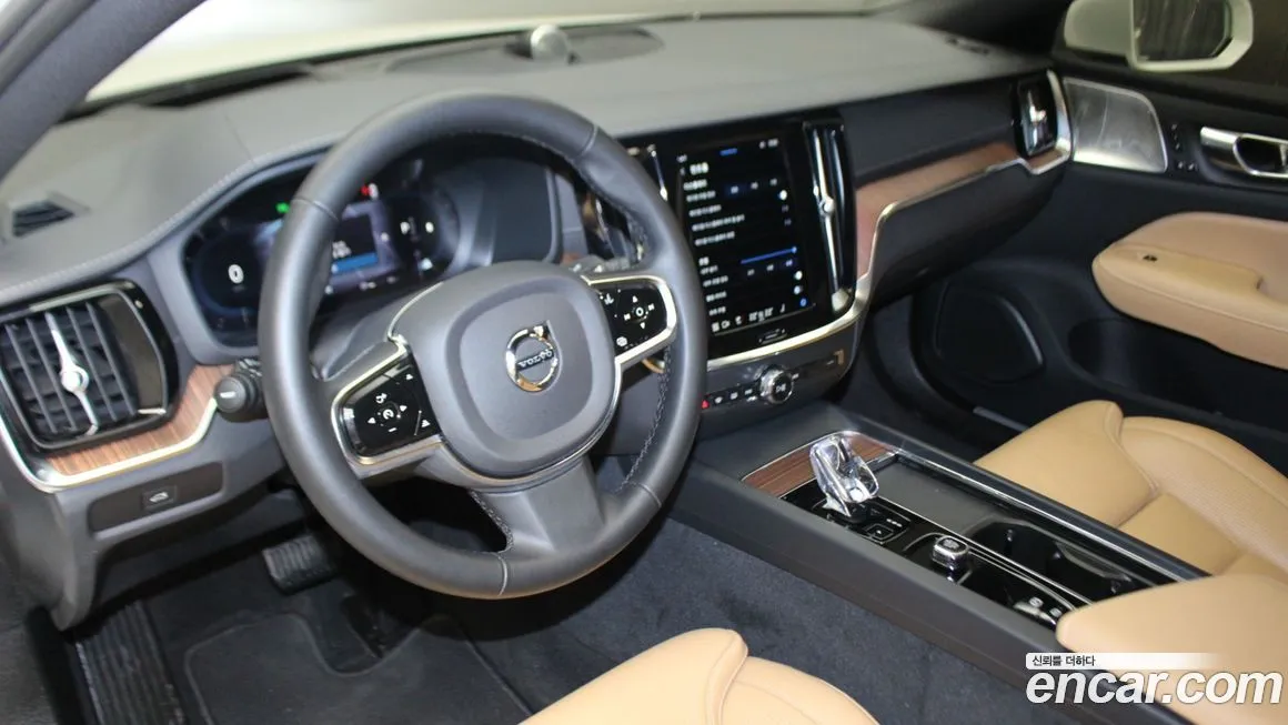 Volvo S60 2024 из KR, фото 3