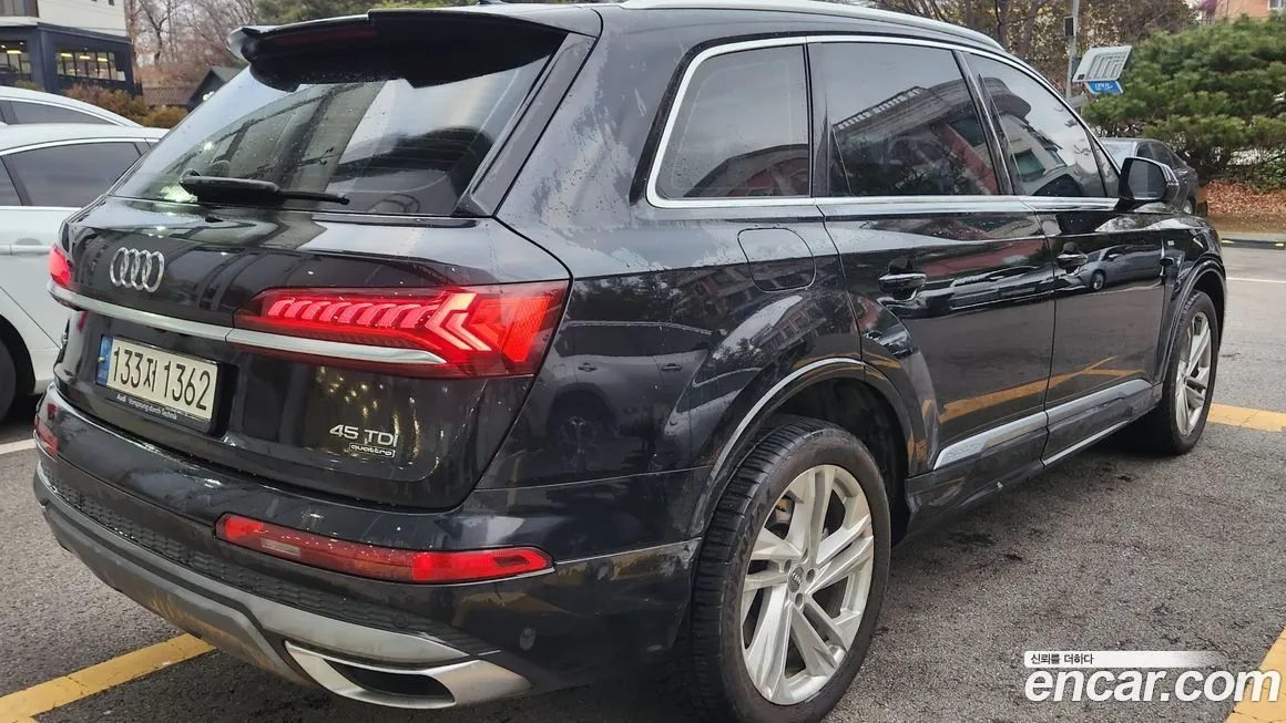 Audi Q7 2021 из KR, фото 8