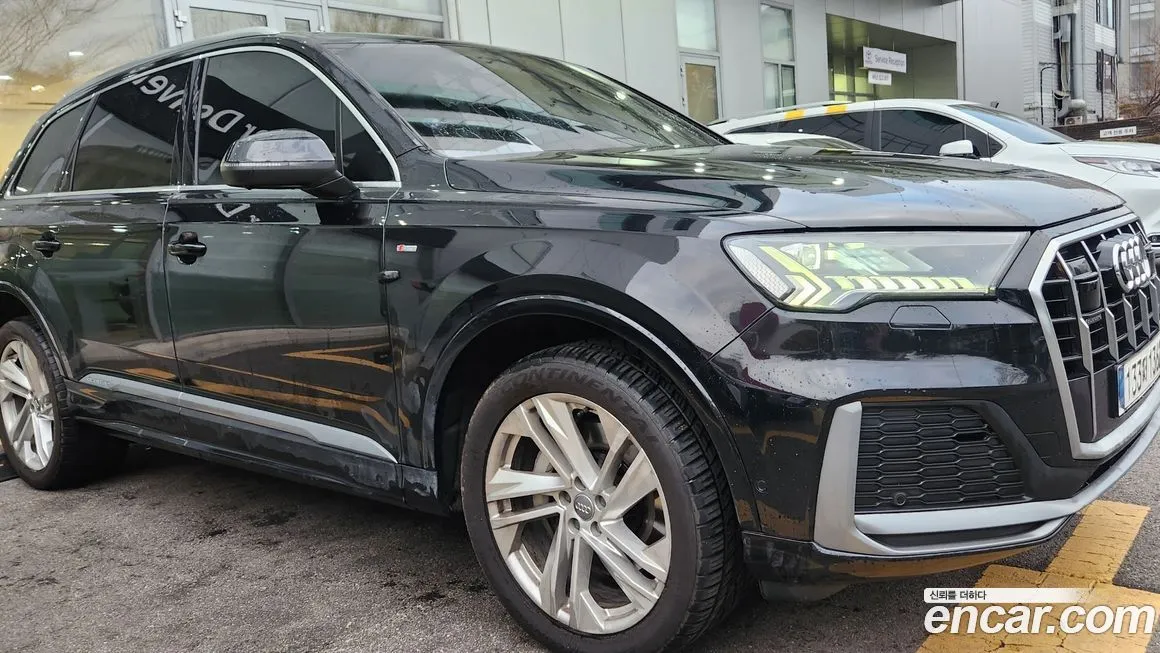 Audi Q7 2021 из KR, фото 3