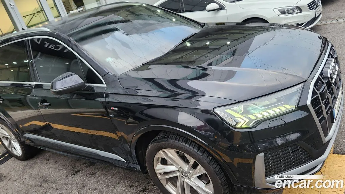 Audi Q7 2021 из KR, фото 7
