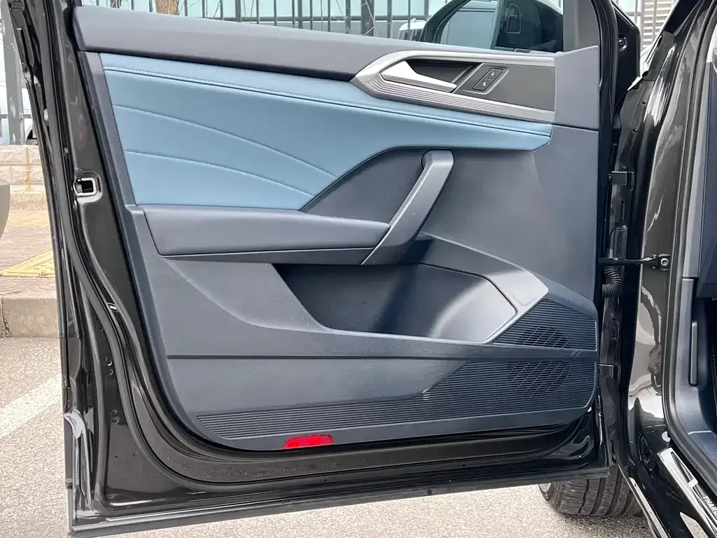 Volkswagen Tharu 2024 из CN, фото 10