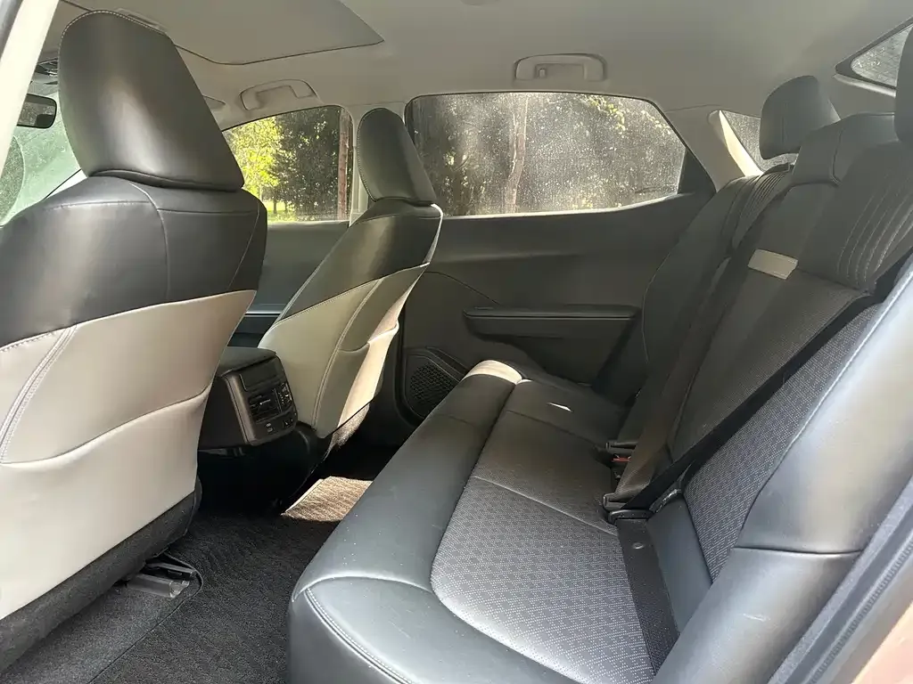 Toyota bZ3 2023 из CN, фото 9