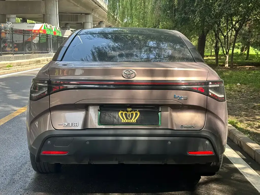 Toyota bZ3 2023 из CN, фото 5