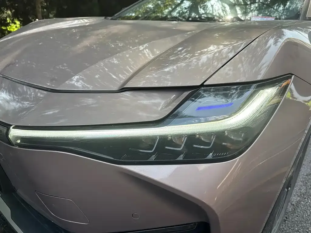 Toyota bZ3 2023 из CN, фото 3
