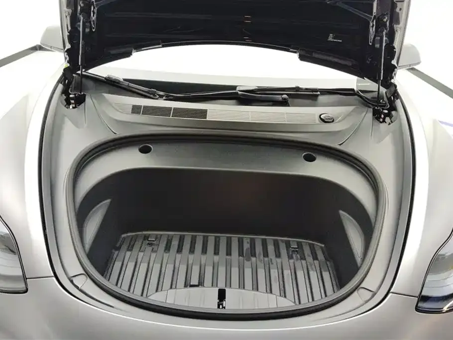 Tesla Model 3 — фото 10