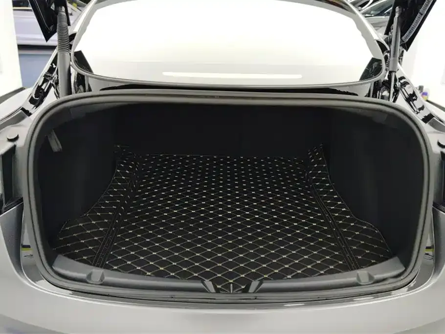 Tesla Model 3 — фото 4