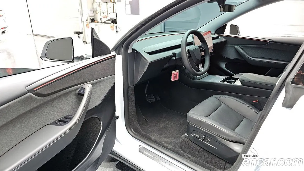 Tesla Model Y — фото 6