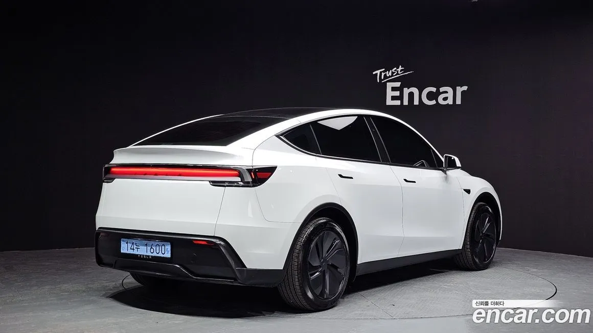 Tesla Model Y — фото 3