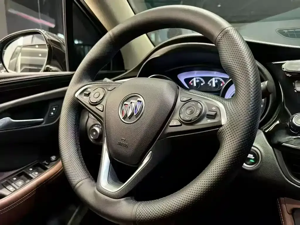 Buick Envision Plus — фото 6