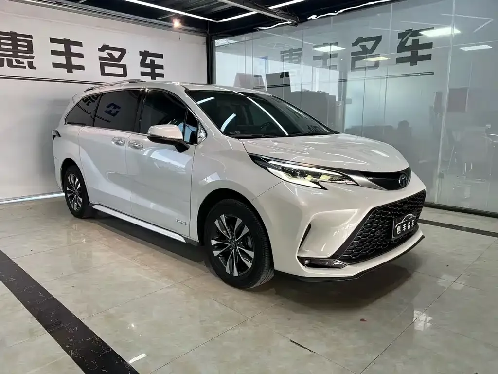 Toyota Granvia 2024 из CN, фото 1