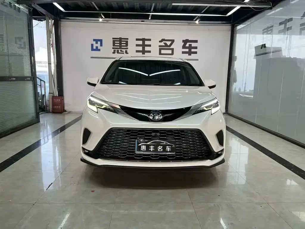 Toyota Granvia 2024 из CN, фото 6