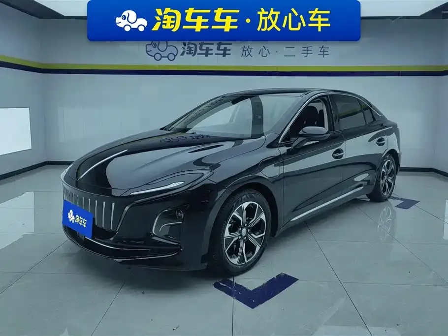 Hongqi E-QM5 — фото 1