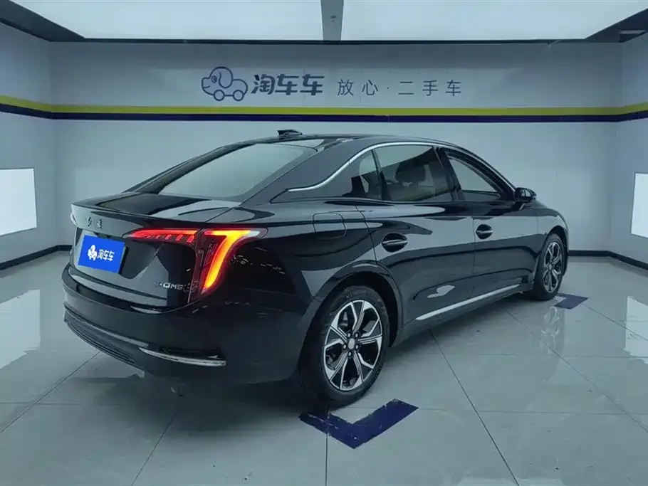 Hongqi E-QM5 — фото 3