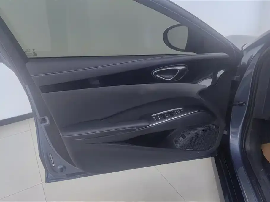 BYD Seal — фото 2