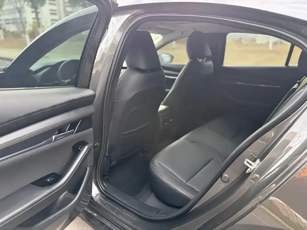 Mazda 3 Axela 2024 из CN, фото 6
