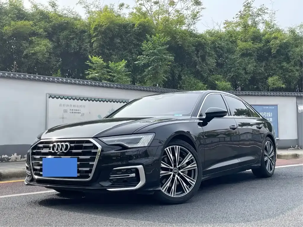 Audi A6L — фото 1