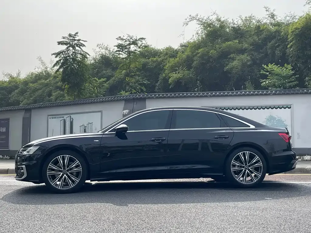 Audi A6L — фото 10