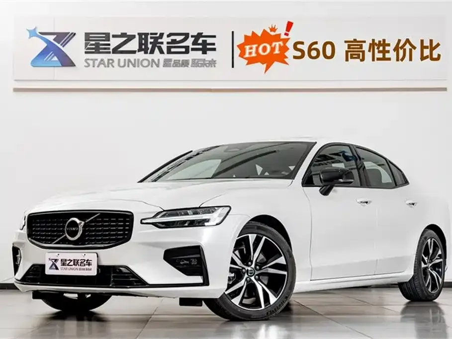 Volvo S60 2024 из CN, фото 1