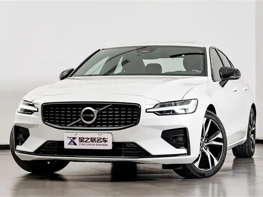 Volvo S60 2024 из CN, фото 3