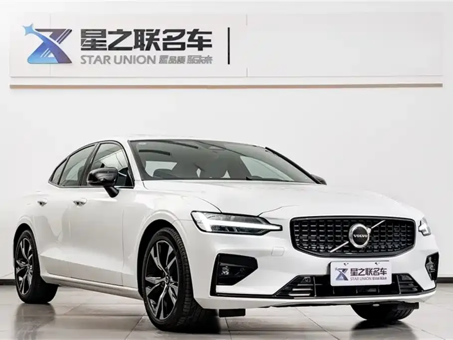 Volvo S60 2024 из CN, фото 7