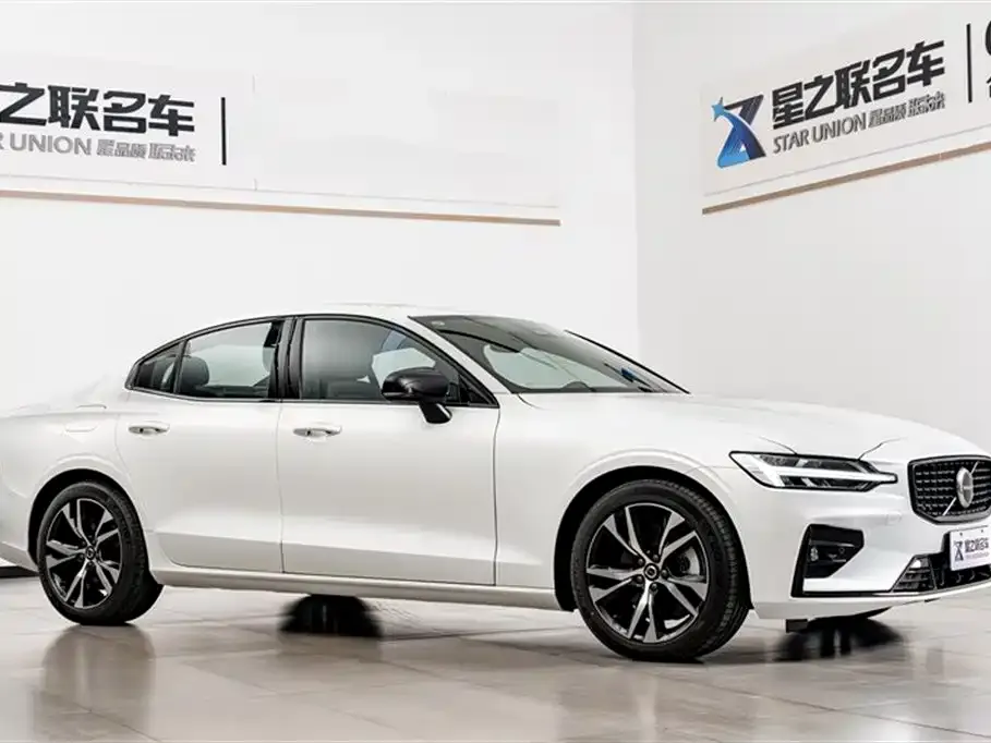 Volvo S60 2024 из CN, фото 10