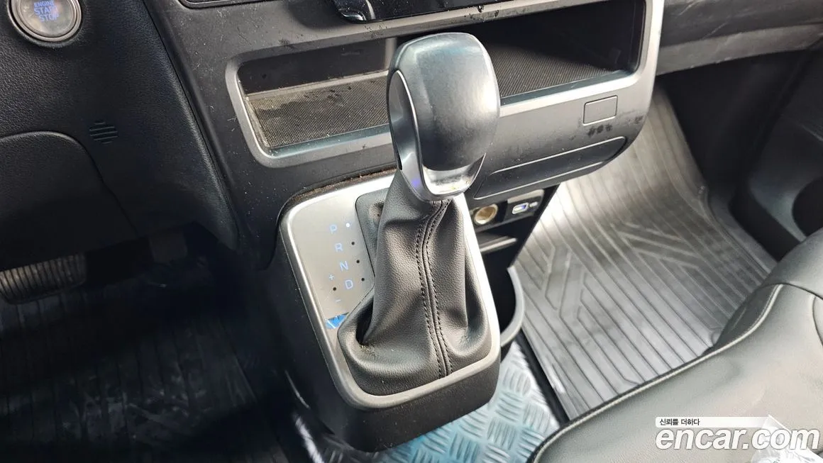 Hyundai Staria — фото 4