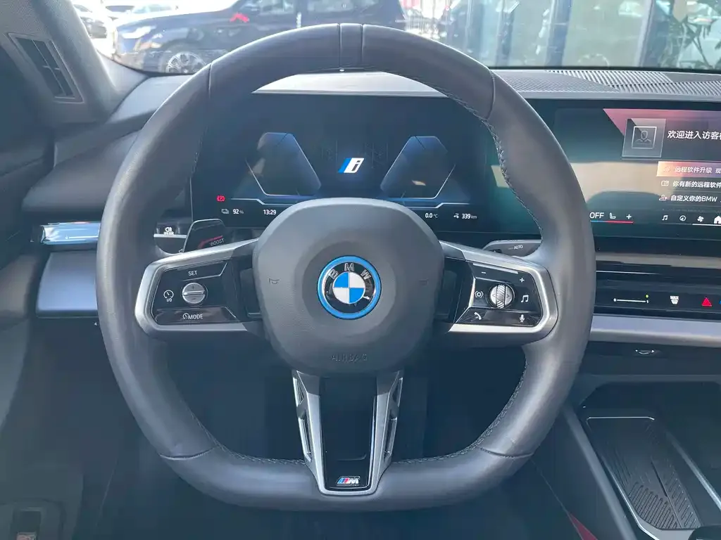 BMW i5 — фото 4